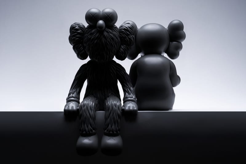 La Nouvelle Sculpture De KAWS Réunit Ses Deux Personnages BFF & Companion