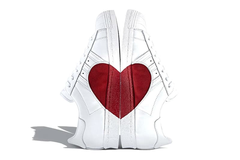 Sneakers Baskets Saint Valentin Valentine's Day Nike Air Max 1 Premium SC Jewel “Particle Rose” Le Coq Sportif “Saint-Valentin” Pack Nike “Valentine's Day” Pack 2018 Air Force 1 Blazer Low Adidas Originals Superstar 80’s Pack Half Heart Nike Air Max 98 “Gym Red”