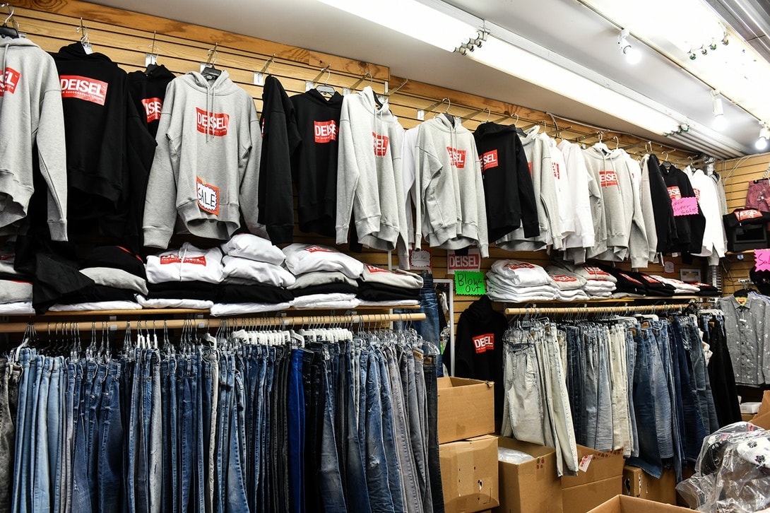 Diesel Contrefaçon Pop-Up Store Deisel Hoodies T-Shirts Jeans New-York Canal Street