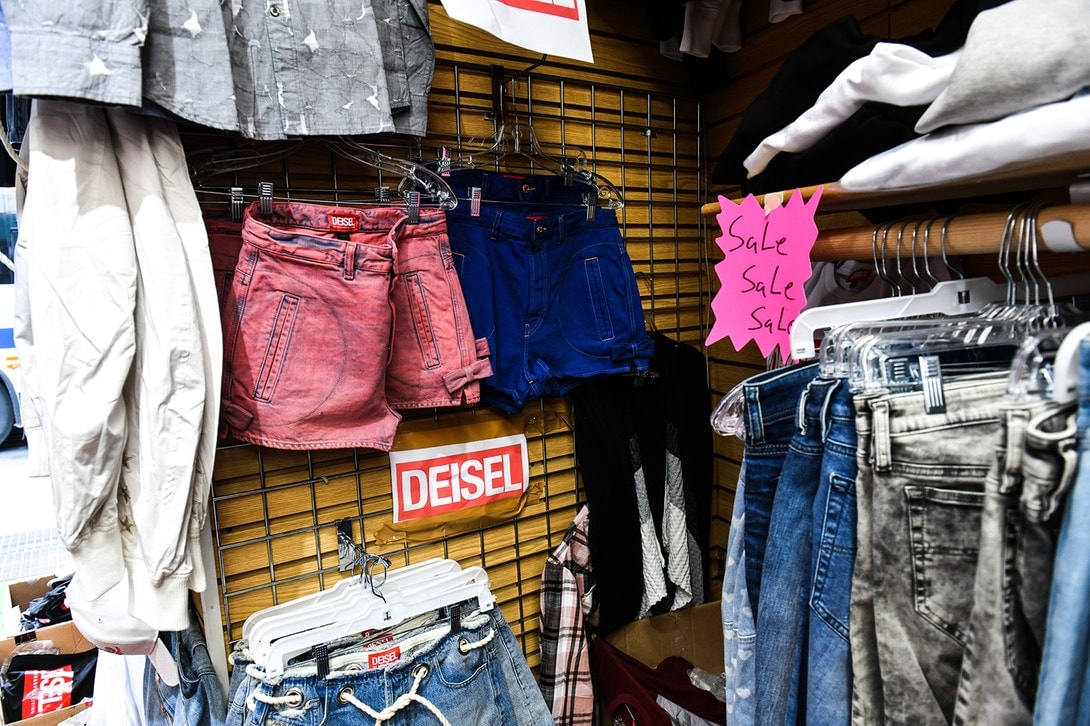Diesel Contrefaçon Pop-Up Store Deisel Hoodies T-Shirts Jeans New-York Canal Street