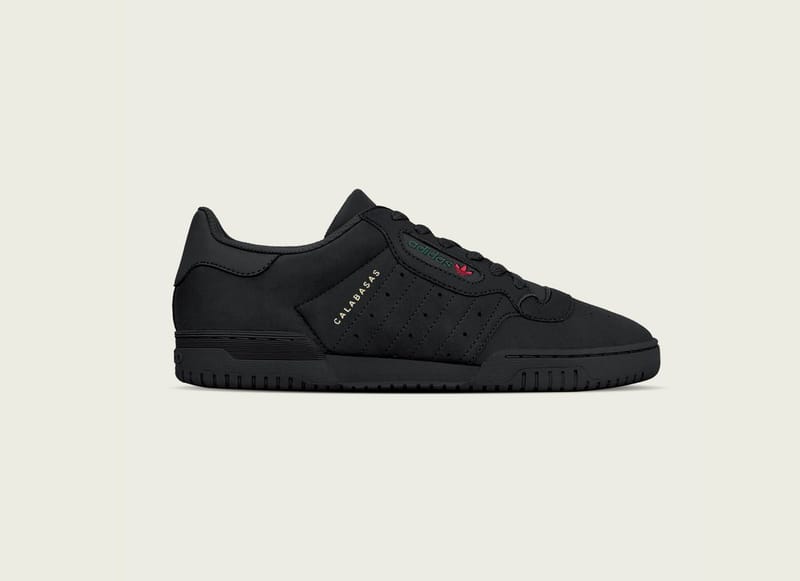 La adidas YEEZY Powerphase "Core Black" A Une Date De Sortie
