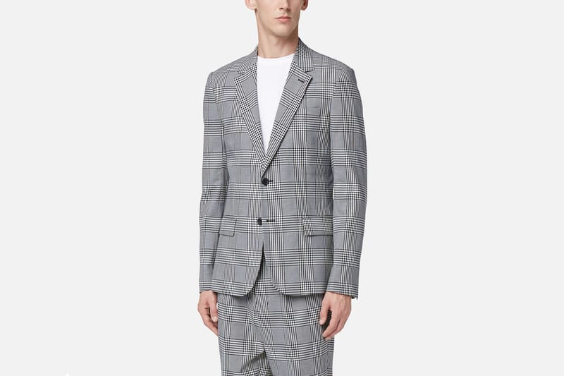 AMI Ajoute De Nouveaux Costumes À Sa Collection Printemps/Été