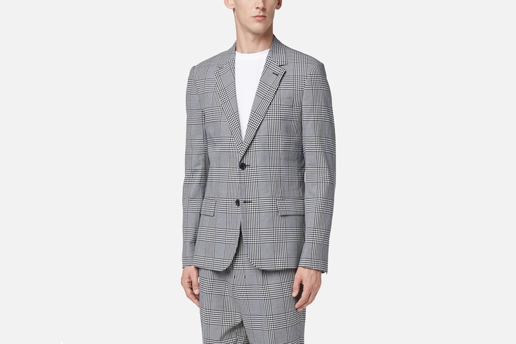 AMI Ajoute De Nouveaux Costumes À Sa Collection Printemps/Été