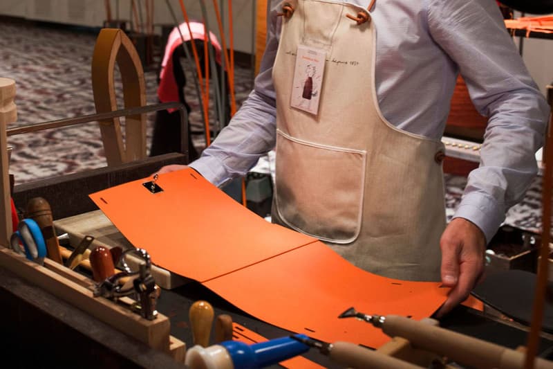 Photo D'Un Atelier D'Hermès Hors Les Murs