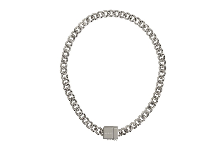 Vetements Mélange Mode Et Technologie Avec Leur Nouveau Collier USB