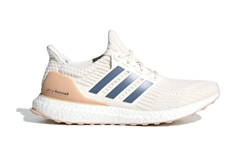 Le Pack adidas UltraBOOST 4.0 "Show Your Stripes" Dévoile Son Coloris "Cloud White"