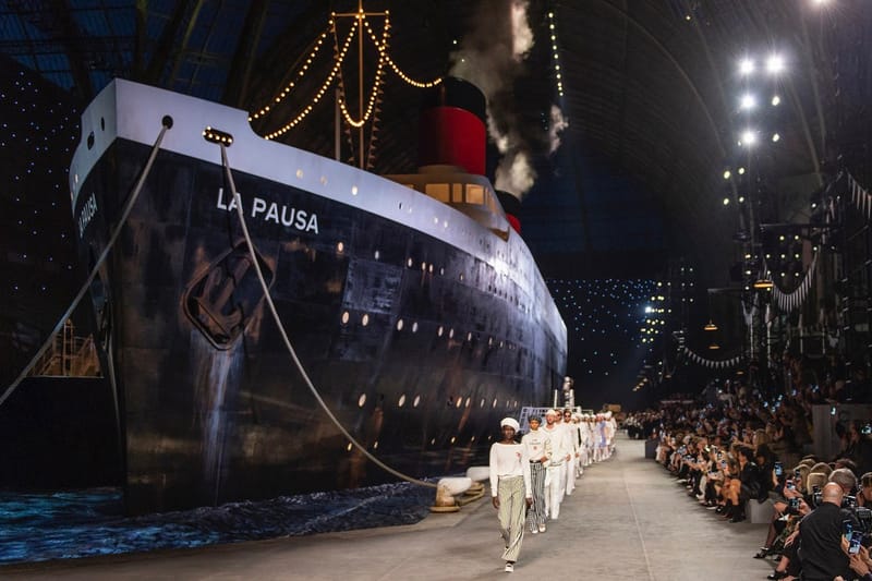 Revivez Le Défilé Chanel 'Cruise 19' En Vidéo