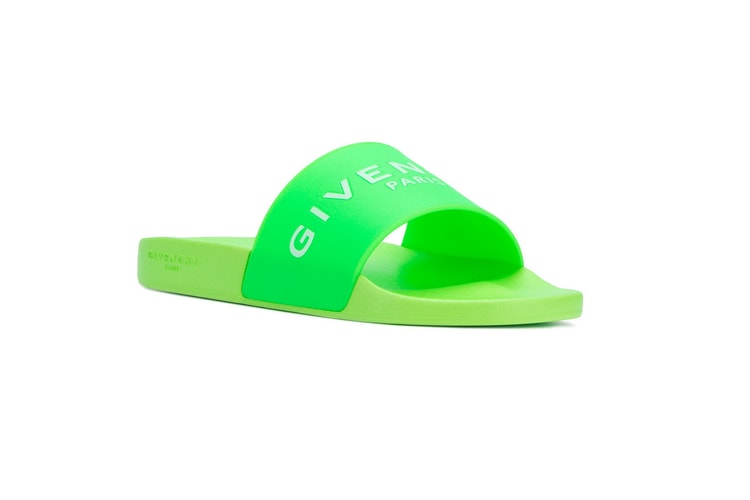 Les 10 Claquettes De L'Été Qui Sortent De L'Ordinaire