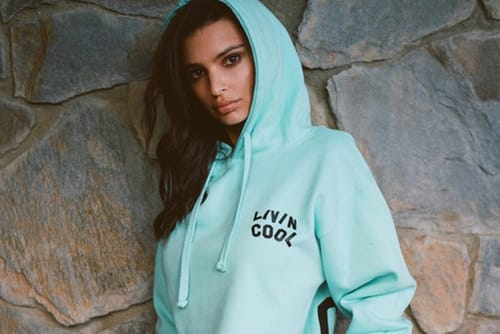 Emily Ratajkowski Nous Offre Un Aperçu De La Nouvelle Collection LIVINCOOL