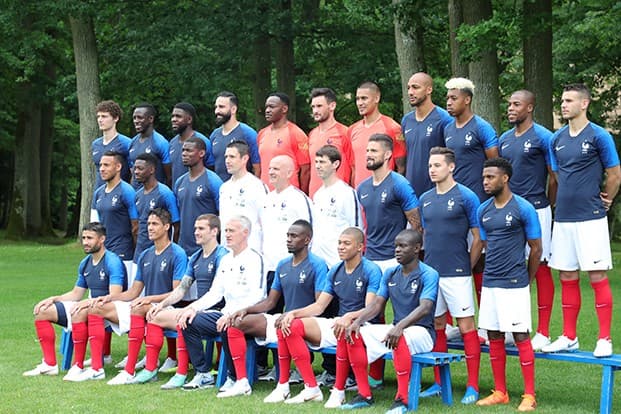 La Photo Officielle De L Equipe De France Et Ses Costumes Hypebeast