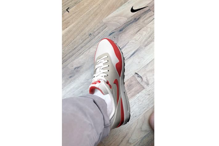 Photo Application Vyking Sneakers