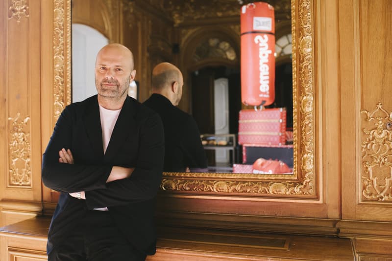 Photo Fabien Naudan Vice-Président Artcurial Pour La Vente Aux Enchères Supreme