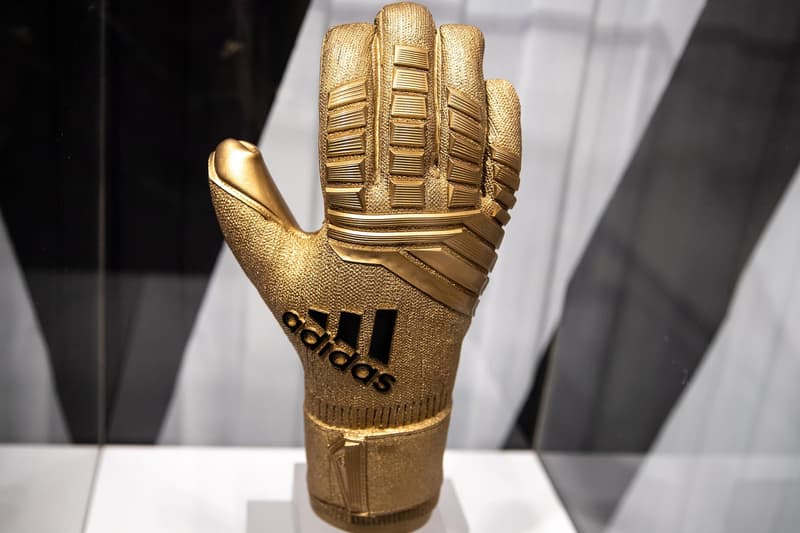 Photo Trophées Coupe du monde adidas