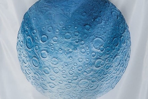 Daniel Arsham Prévoit De Sortir Une Édition Limitée De Drapeaux