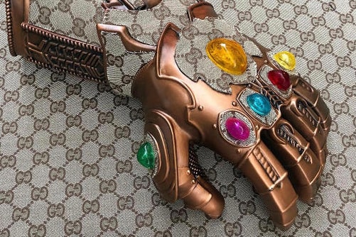 Les Avengers Et Gucci Se Rencontrent Avec Ce Gant De L'Infini Customisé