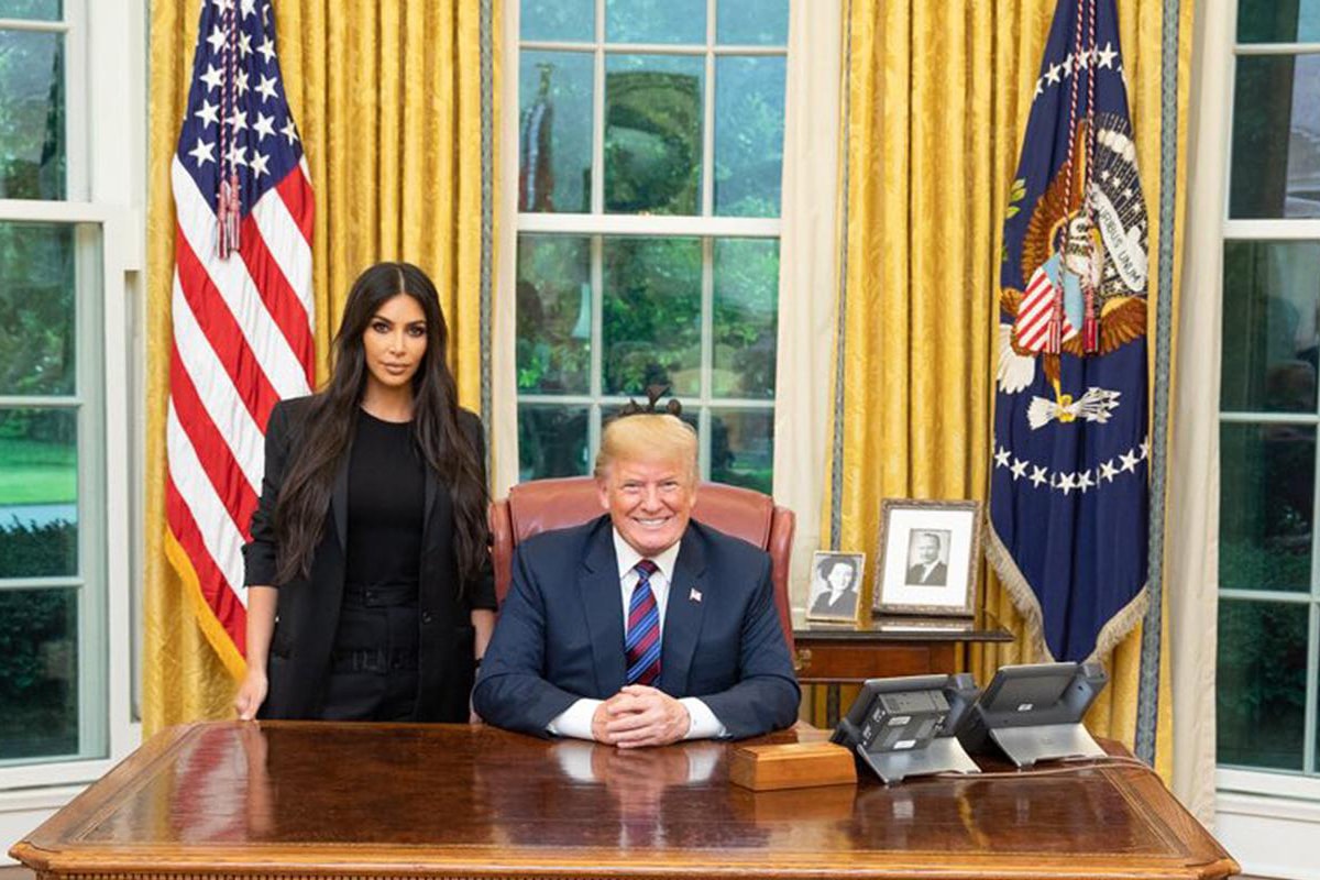 Photo De Kim Kardashian Et Donald Trump À La Maison Blanche