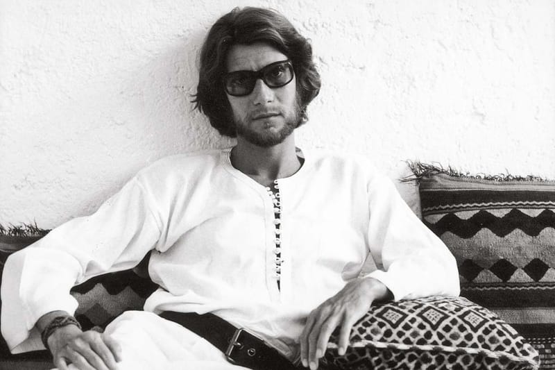 La Jeunesse D'Yves Saint Laurent S'Expose À Paris