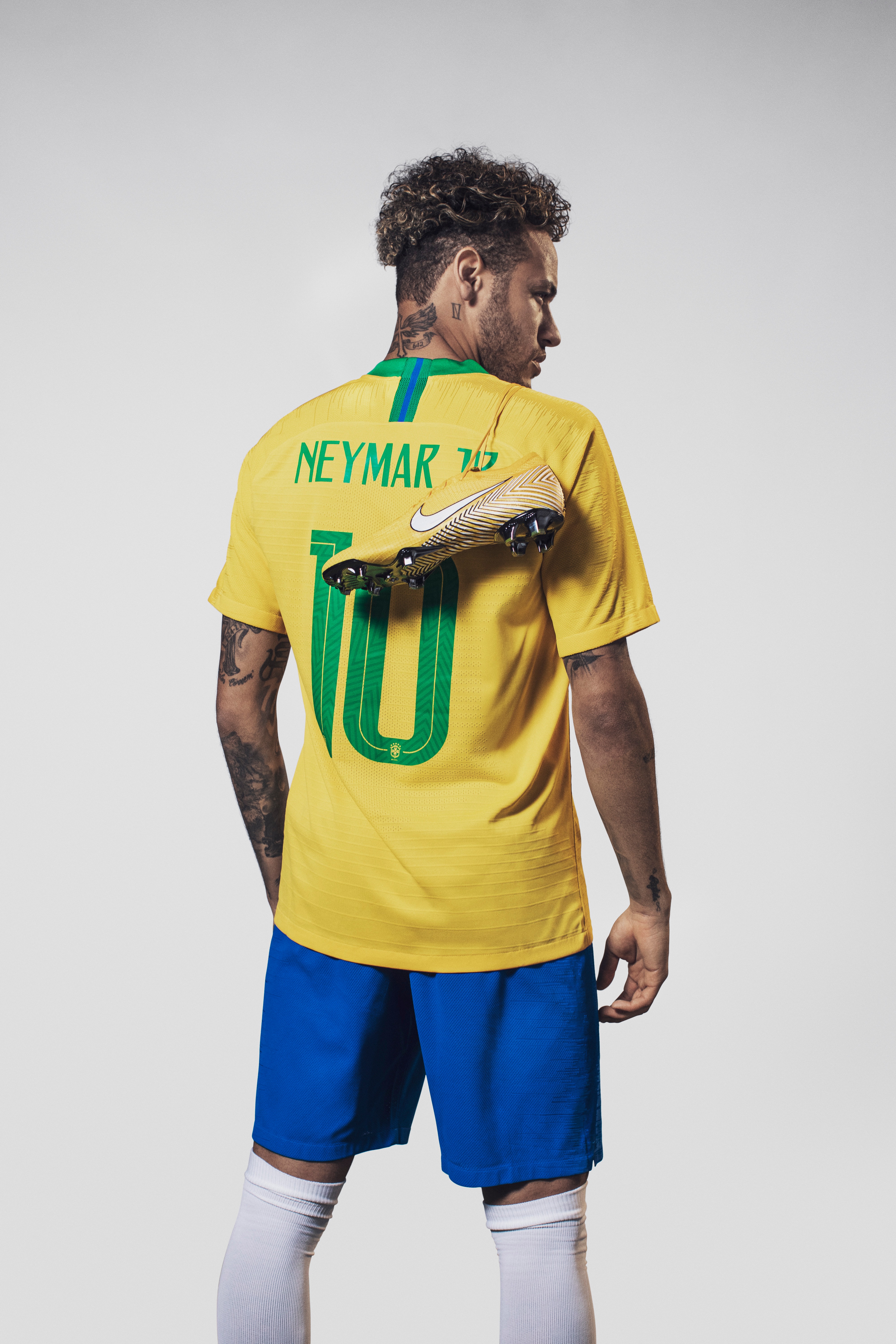 Photo De Neymar Jr. Avec Ses Nike Mercurial Vapor 360
