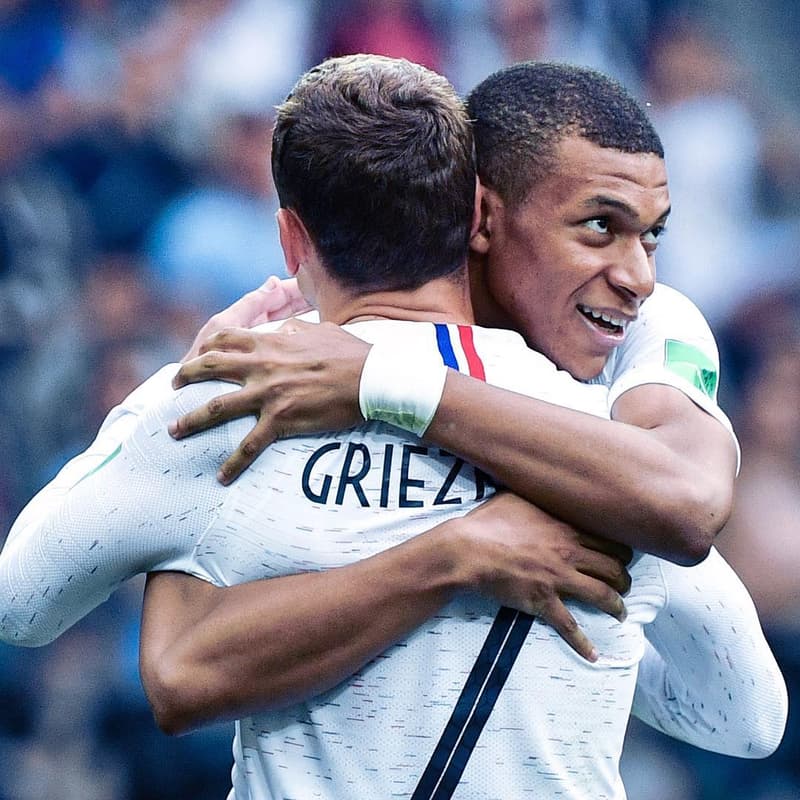 Photo De Griezmann Et Mbappé