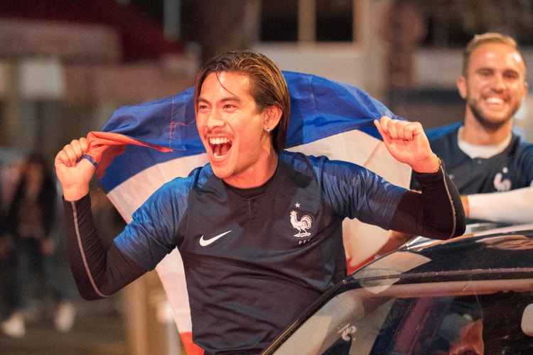 Les Français Descendent Dans La Rue Pour Célébrer La Victoire Des Bleus Dans Notre Dernier Éditorial