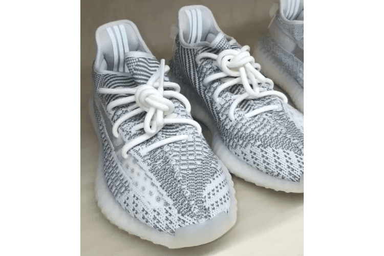 Kim Kardashian Dévoile Un Nouveau Coloris YEEZY BOOST 350 V2