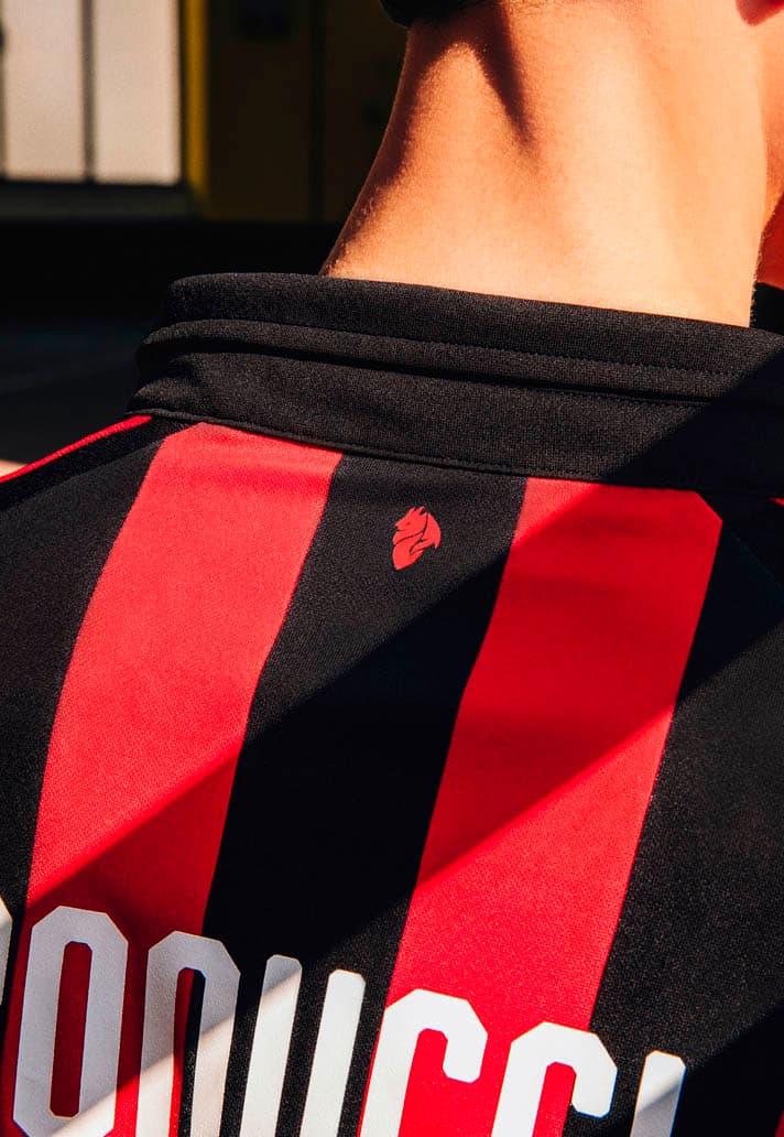 Photo Du Maillot Domicile 2018/2019 Du Milan AC