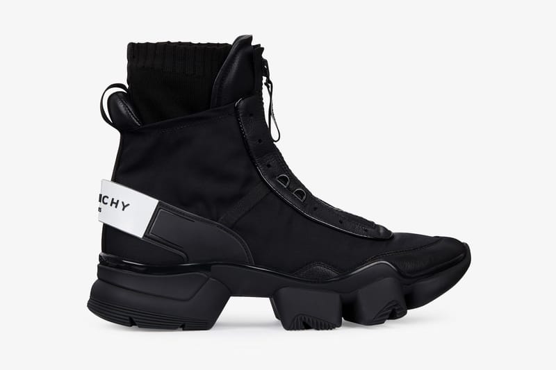 La Première Sneaker De Givenchy Signée Clare Waight Keller Est Maintenant Disponible