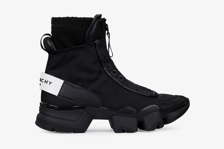 La Première Sneaker De Givenchy Signée Clare Waight Keller Est Maintenant Disponible