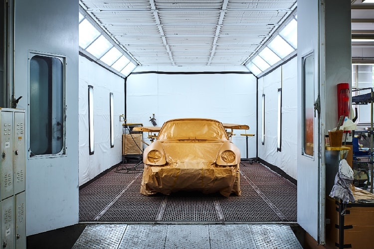 Porsche Dévoile Un Modèle Or Unique Qui Sera Mis Aux Enchères