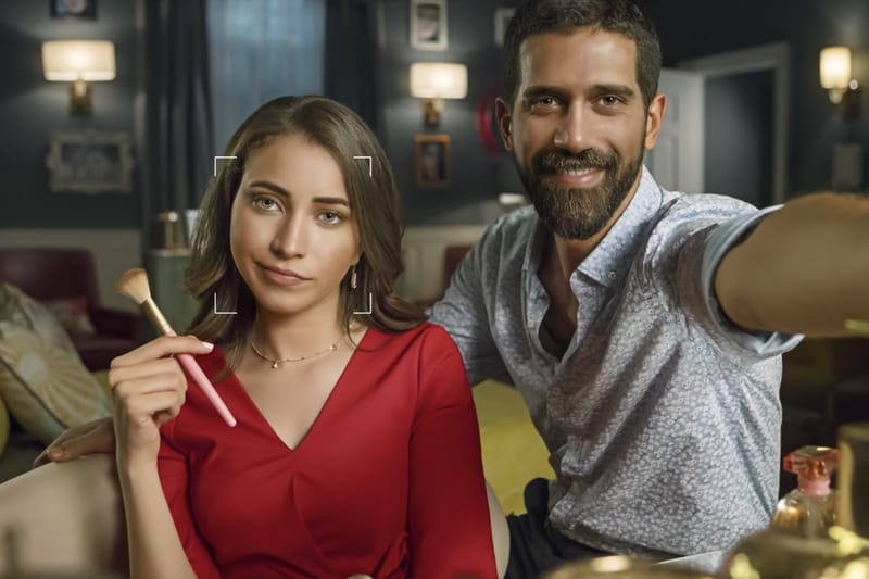 Découvrez Pourquoi Vos Selfies Ne Ressembleront Jamais À Ceux Des Campagnes De Pub Samsung Et Huawei