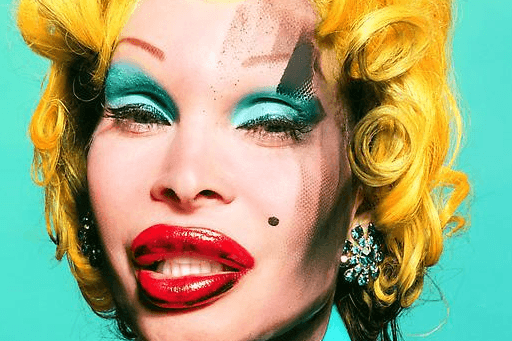 Travis Scott Retire Une Drag Queen De Sa Cover D'Album Et Suscite La Polémique