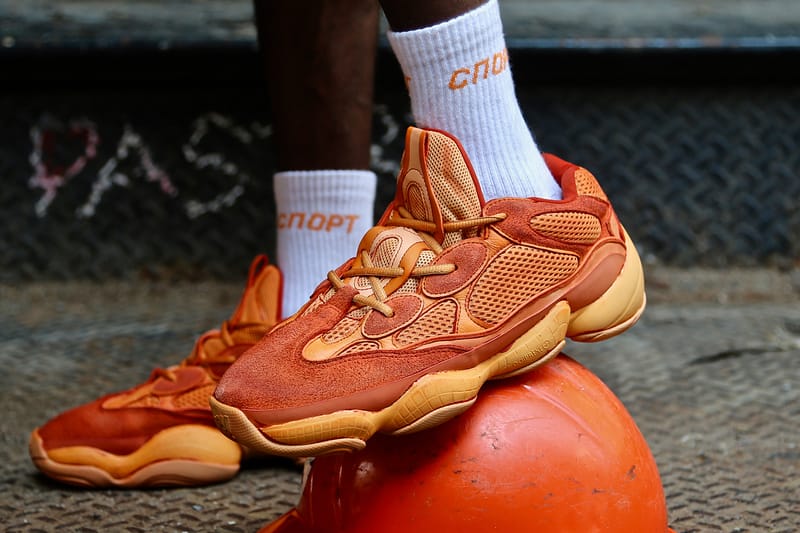 La YEEZY 500 Se Pare De Teintes Inédites Grâce Aux Nouveaux Customs De Ceeze