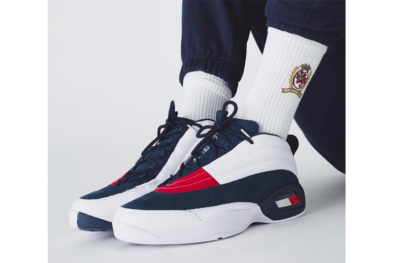 Ronnie Fieg Révèle Une Sneaker En Collaboration Avec Tommy Hilfiger |  HYPEBEAST