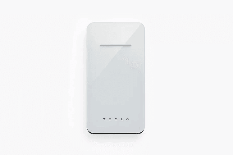Tesla Ressort Son Chargeur De Smartphone Portable Et Baisse Son Prix