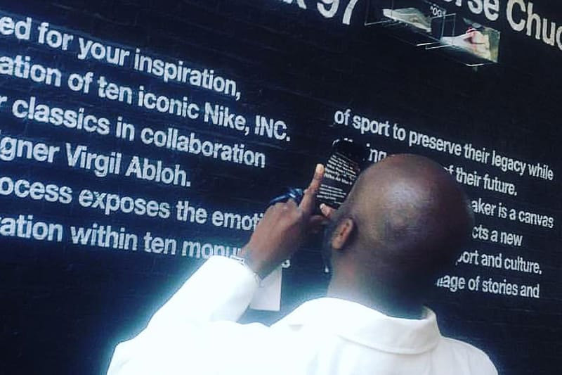 EXCLUSIF : Virgil Abloh Passe En Revue Le Tout Nouvel iPhone XS Max D'Apple