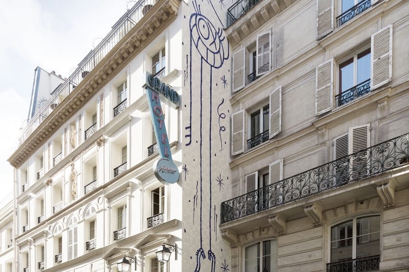 L'Artiste André Inaugure Le Plus Grand De Ses "Monsieur A" À Paris