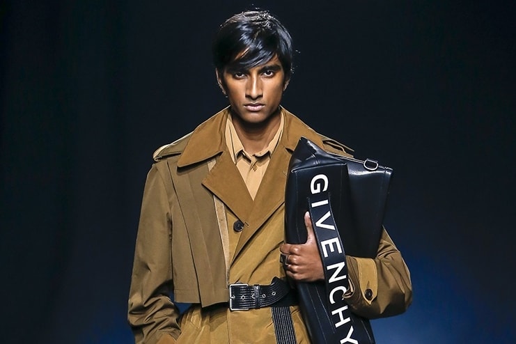 Après Un An D'Absence Givenchy Signe Son Retour À La Fashion Week Masculine De Paris