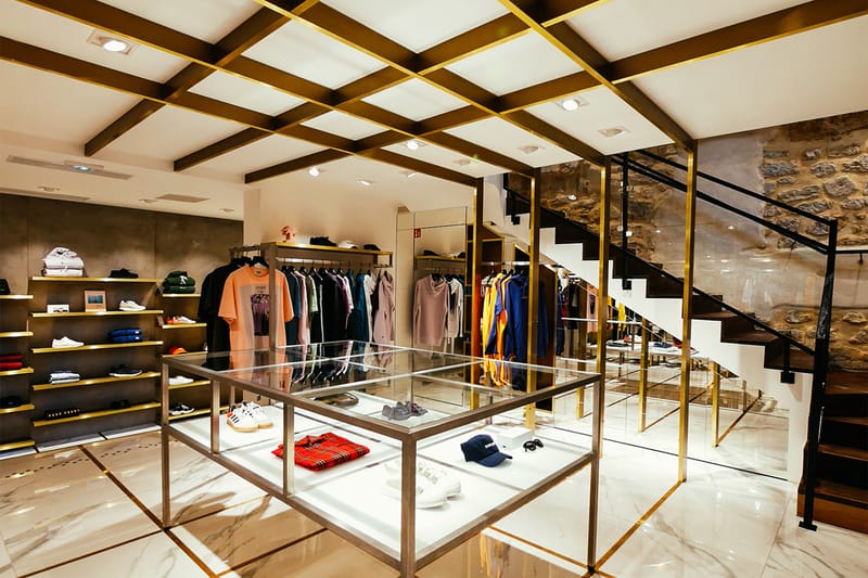 Entrez Dans La Nouvelle Boutique GRADUATE Qui S'Installe Pour La Première Fois À Paris