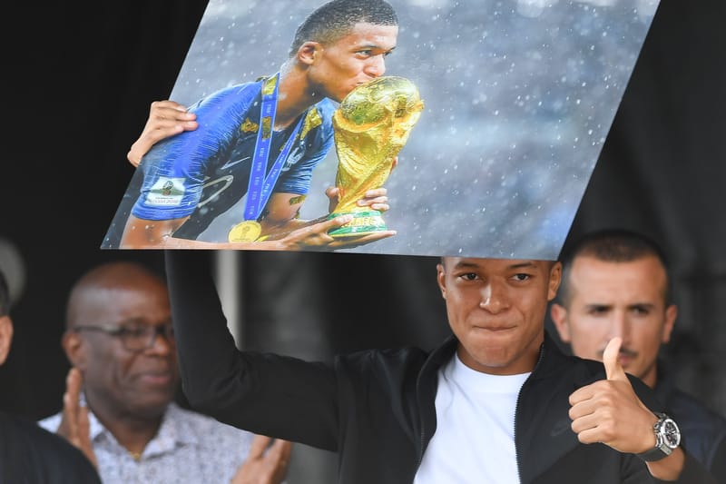 Kylian Mbappé Accueilli En Héros À Bondy (Photos)