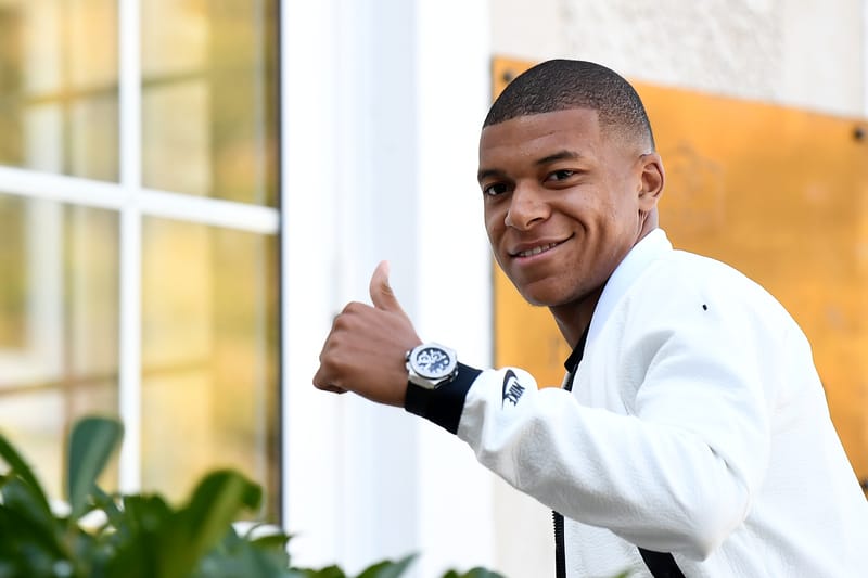 Kanté En YEEZY, Mbappé En Off-White™ x Nike... Voici Les Looks Des Bleus Pour Leur Arrivée À Clairefontaine