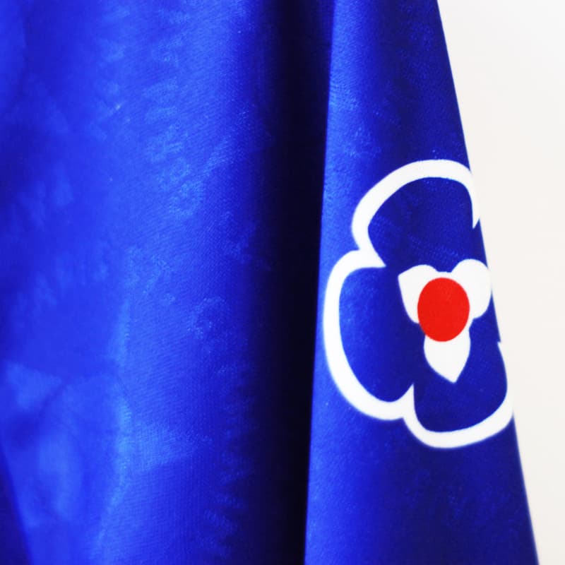 Photo Du Maillot Vintage Du PSG De Golden Cabane