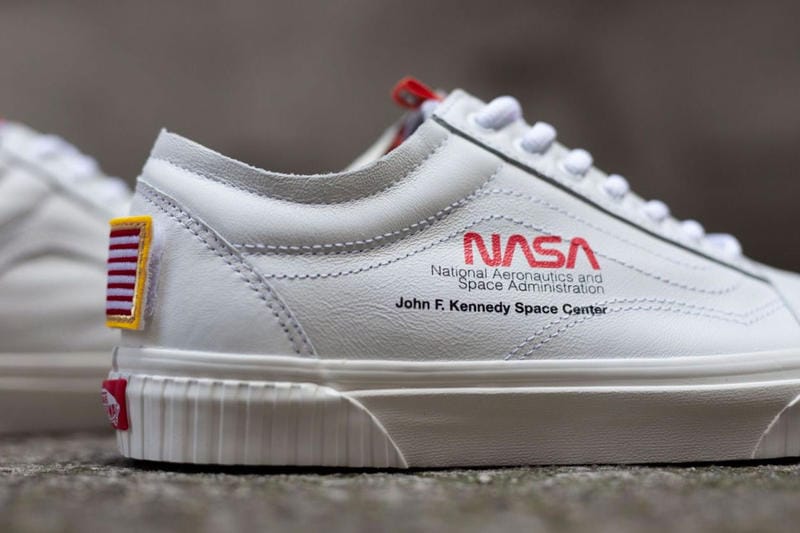 chaussures vans x space voyager old skool blanche