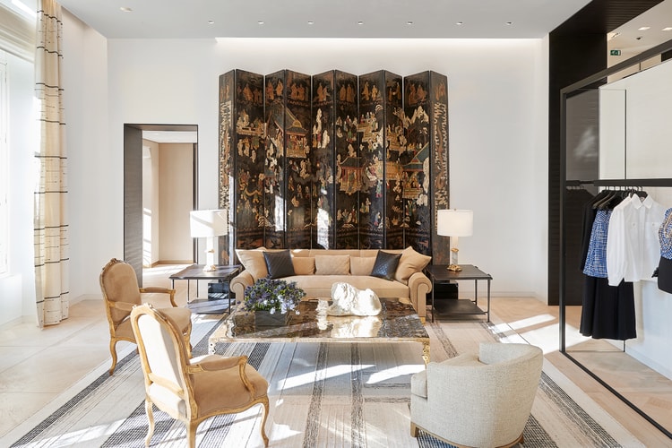 Rentrez Dans La Toute Nouvelle Boutique Parisienne De Chanel