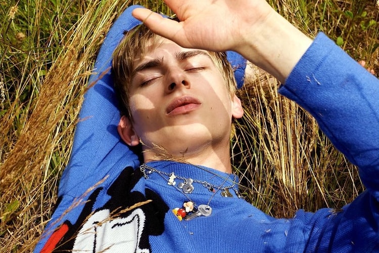 Études S'Associe À La Marque Chinoise Peacebird Men Pour Une Collection Capsule Mickey