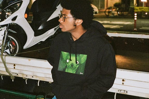 Supreme Collabore Avec L'Artiste Anglais Chris Cunningham