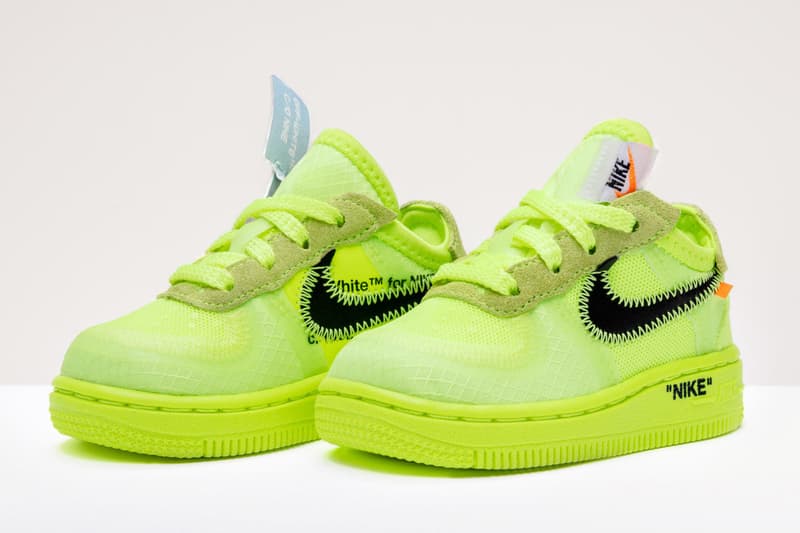 Photo Des Off-White™ x Nike Air Force 1 "Black" et "Volt"