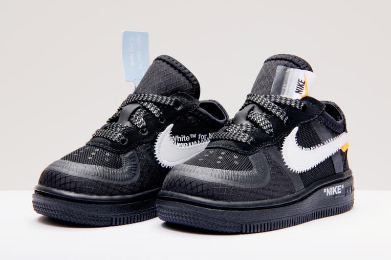 Photo Des Off-White™ x Nike Air Force 1 "Black" et "Volt"