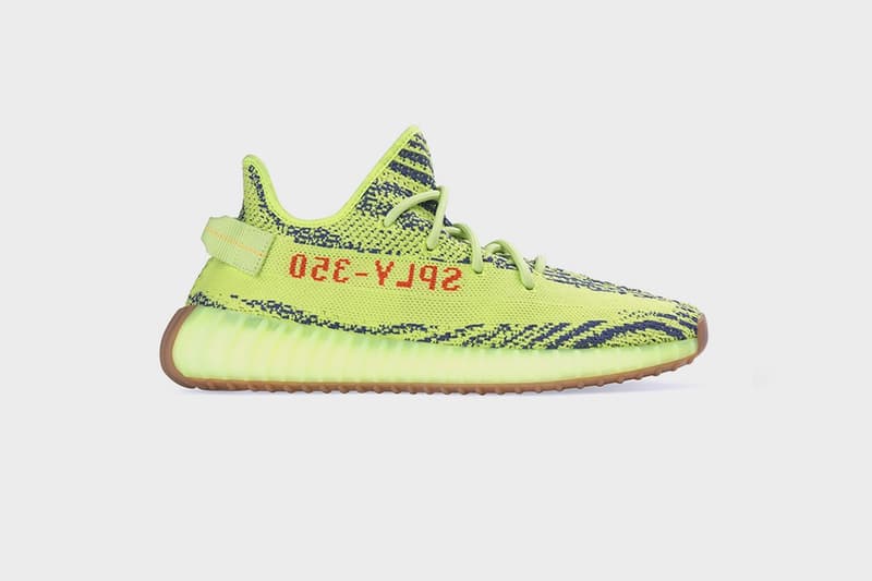 Photo De La YEEZY BOOST 350 V2 "Frozen Yellow"