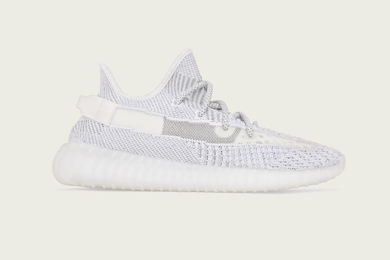 La YEEZY BOOST 350 V2 "Static" Se Dévoile Un Peu Plus Avec Des Images Officielles