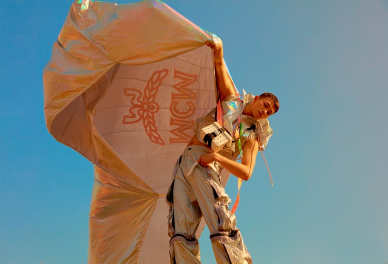 MCM Dévoile Une Nouvelle Collection De Sacs Et D'Apparel Dans Un Superbe Loobook